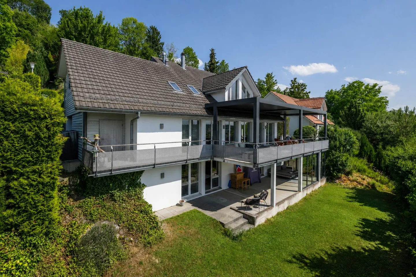 Exclusive Living in Prime Location in Bülach - Photo 1 of 7