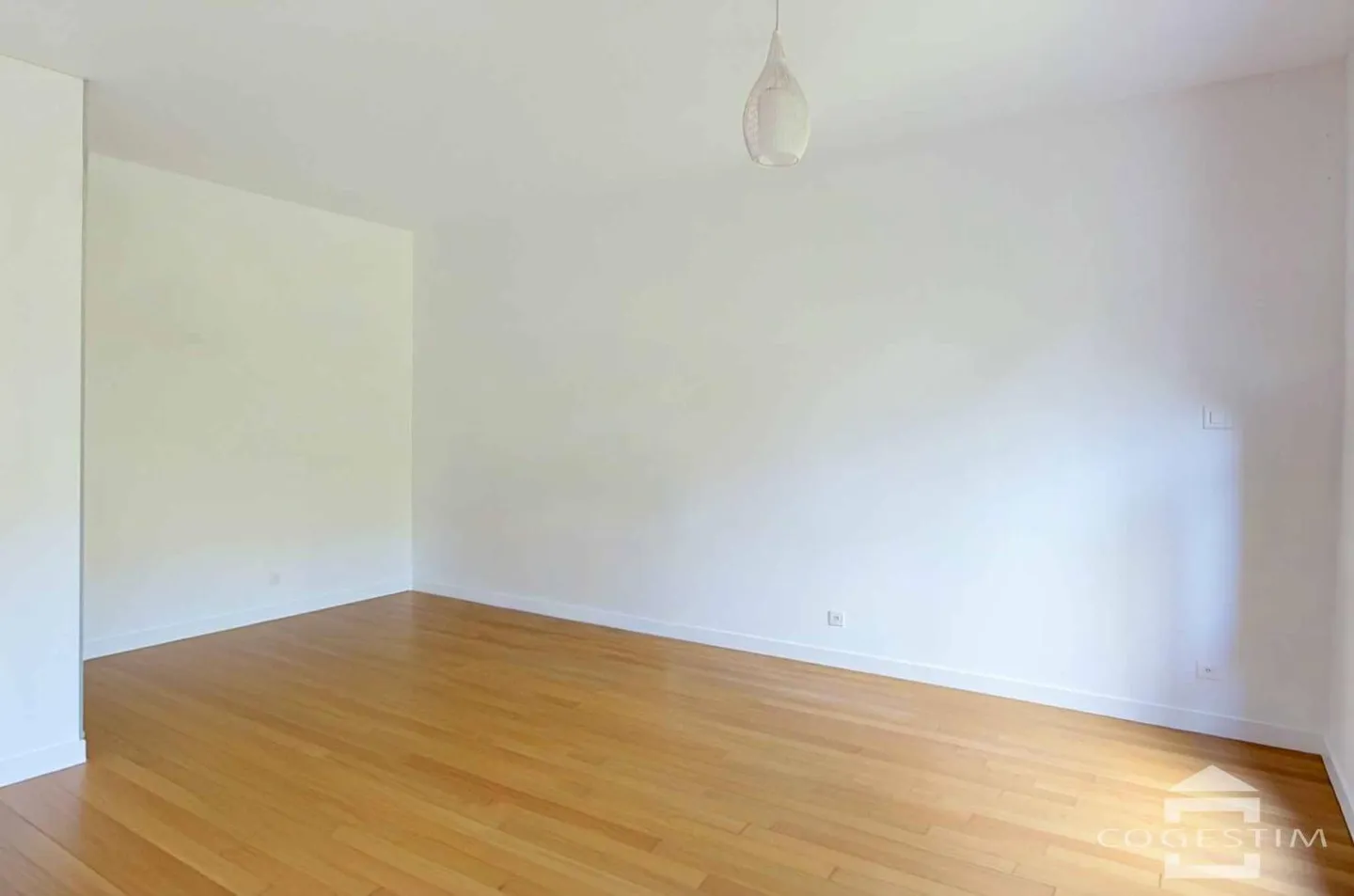 1.5 Room Apartment - Photo 2 of 4