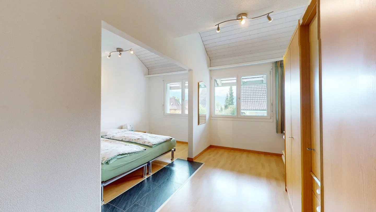 4.5-Zimmer-Reiheneinfamilienhaus an zentraler Lage in Steffisburg - Photo 10 of 19