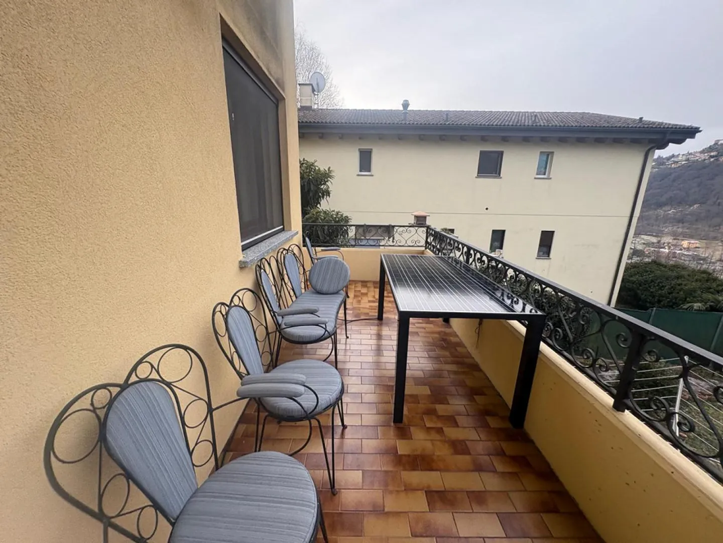 Villa de 9 pièces avec grand jardin, très calme, vue ensoleillée - Photo 14 sur 36