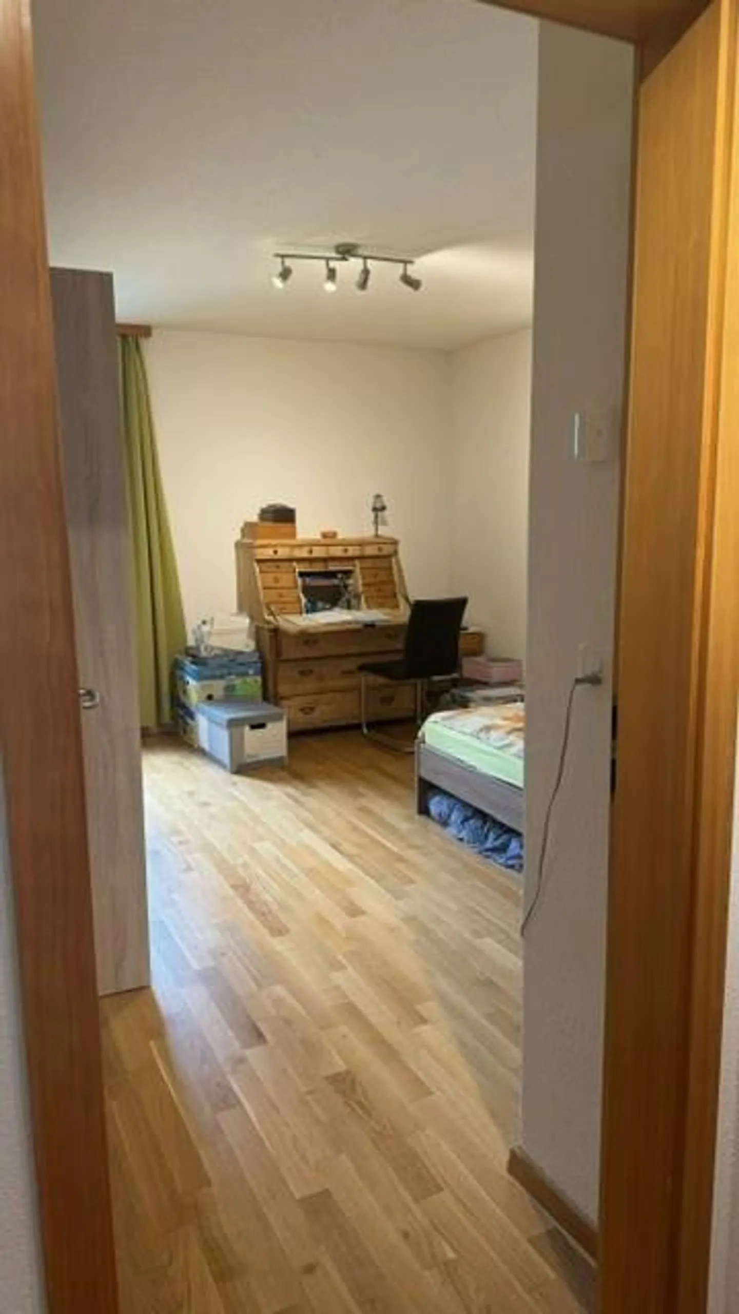 Accogliente appartamento di 3½ stanze con bel balcone nel centro di Meiringen - Foto 3 di 7