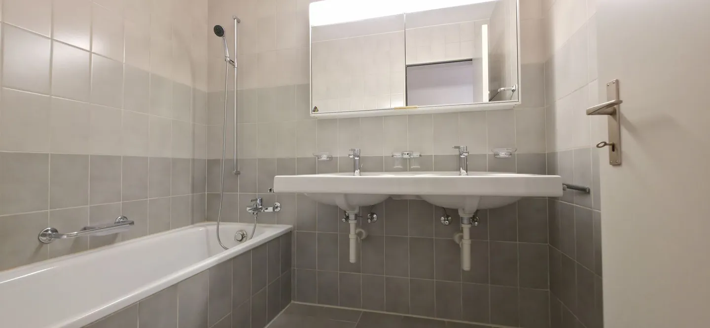 Beautiful 3.5 Room Apartment in a Quiet Location Solothurn - Photo 4 of 12