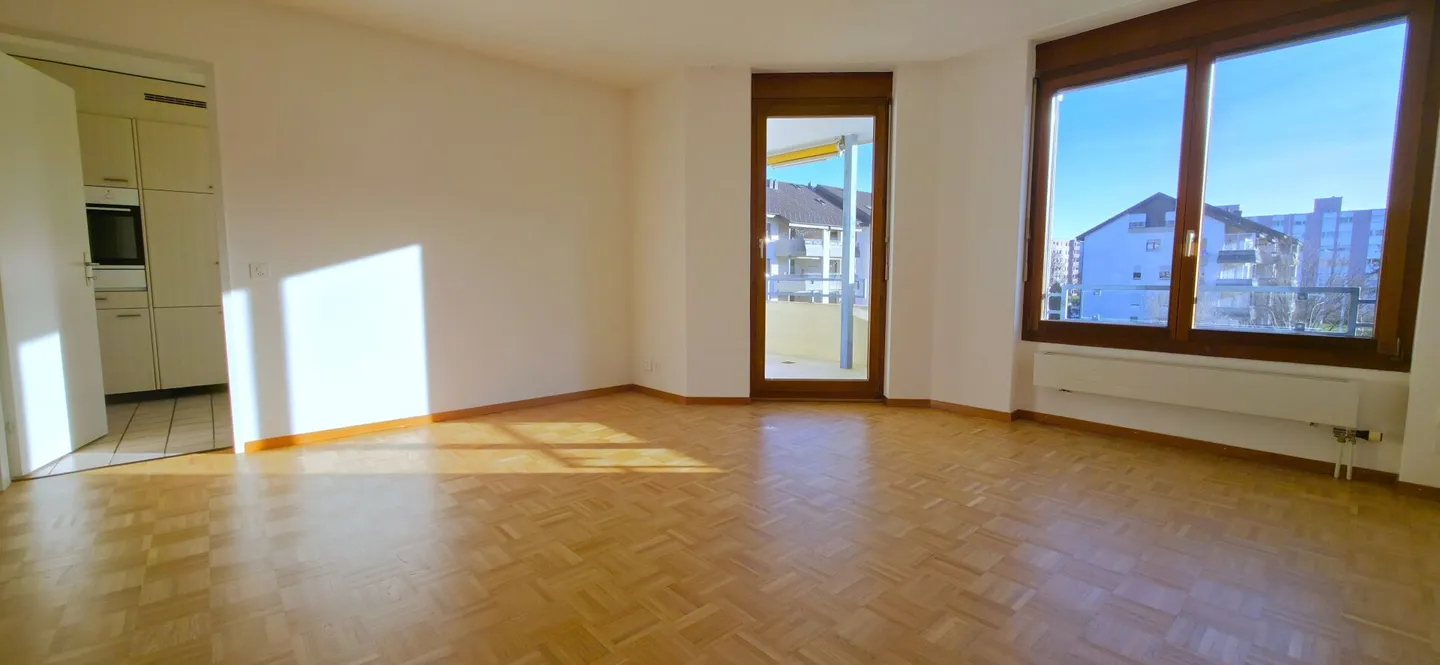 Beautiful 3.5 Room Apartment in a Quiet Location Solothurn - Photo 7 of 12