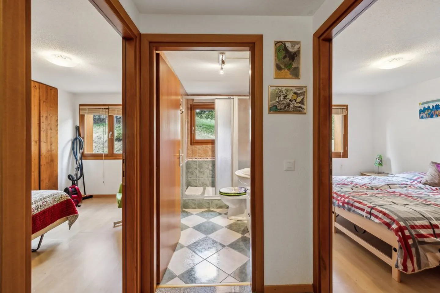 Grand appartement traversant de 5 pièces avec vue Alpes - Photo 3 sur 10