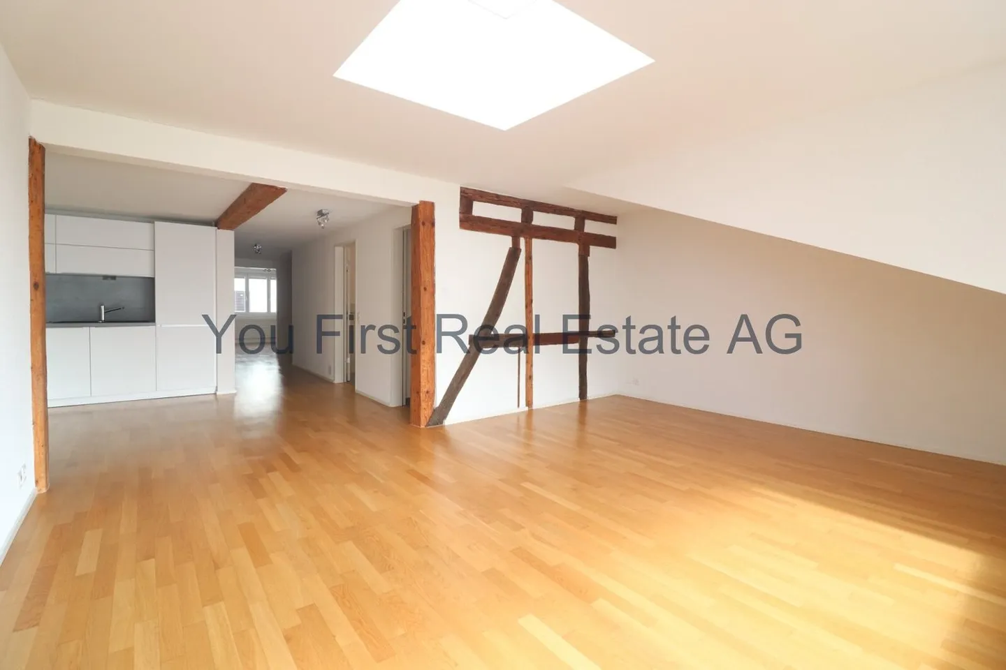 Central, stylish, professional - Photo 1 of 13