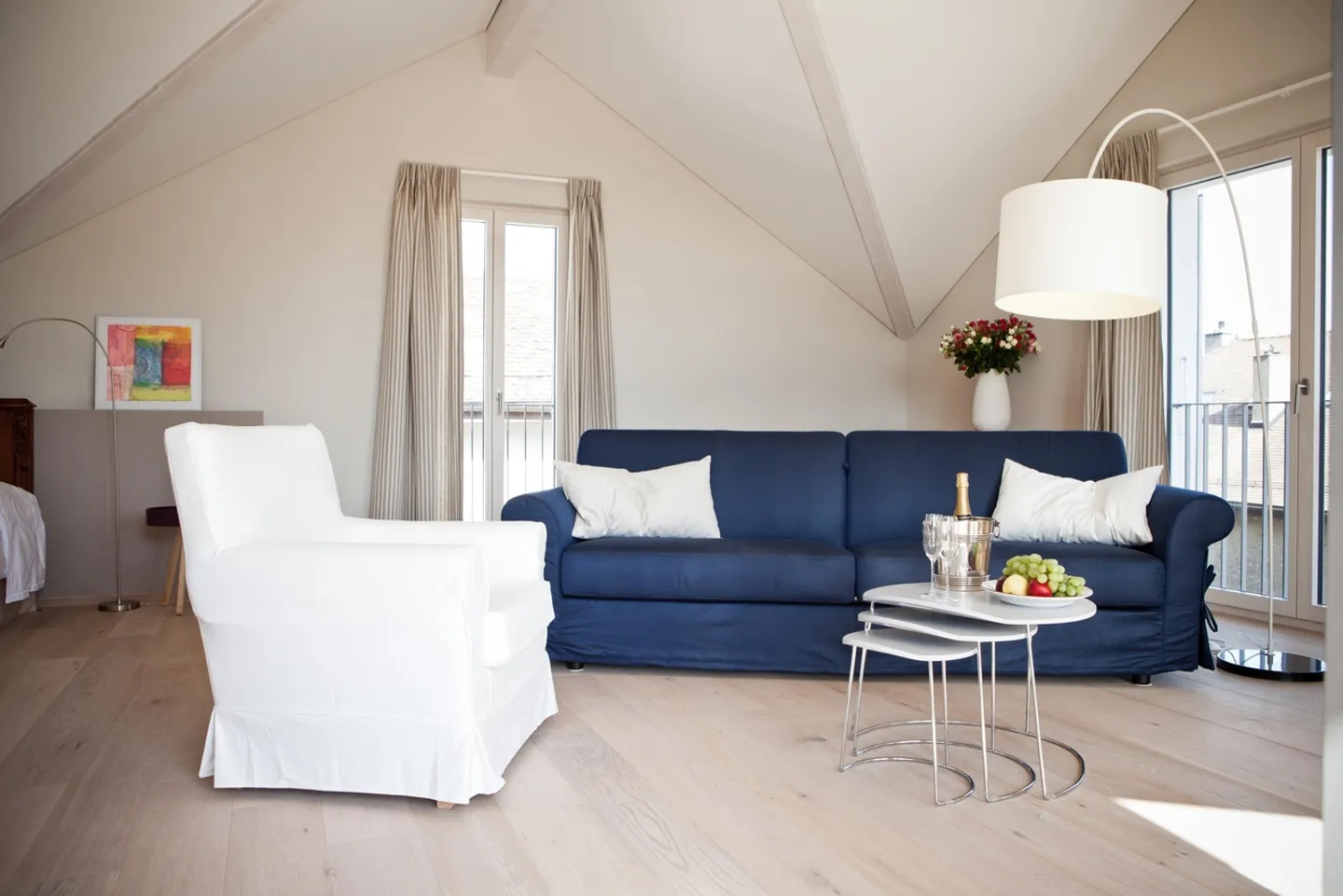 Loft meublé avec terrasse dans un bâtiment historique  à 30 min de Lausanne - Photo 1 sur 6