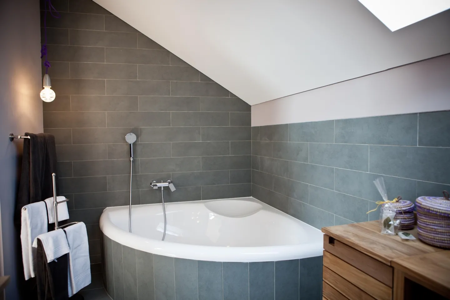 Loft meublé avec terrasse dans un bâtiment historique  à 30 min de Lausanne - Photo 5 sur 6
