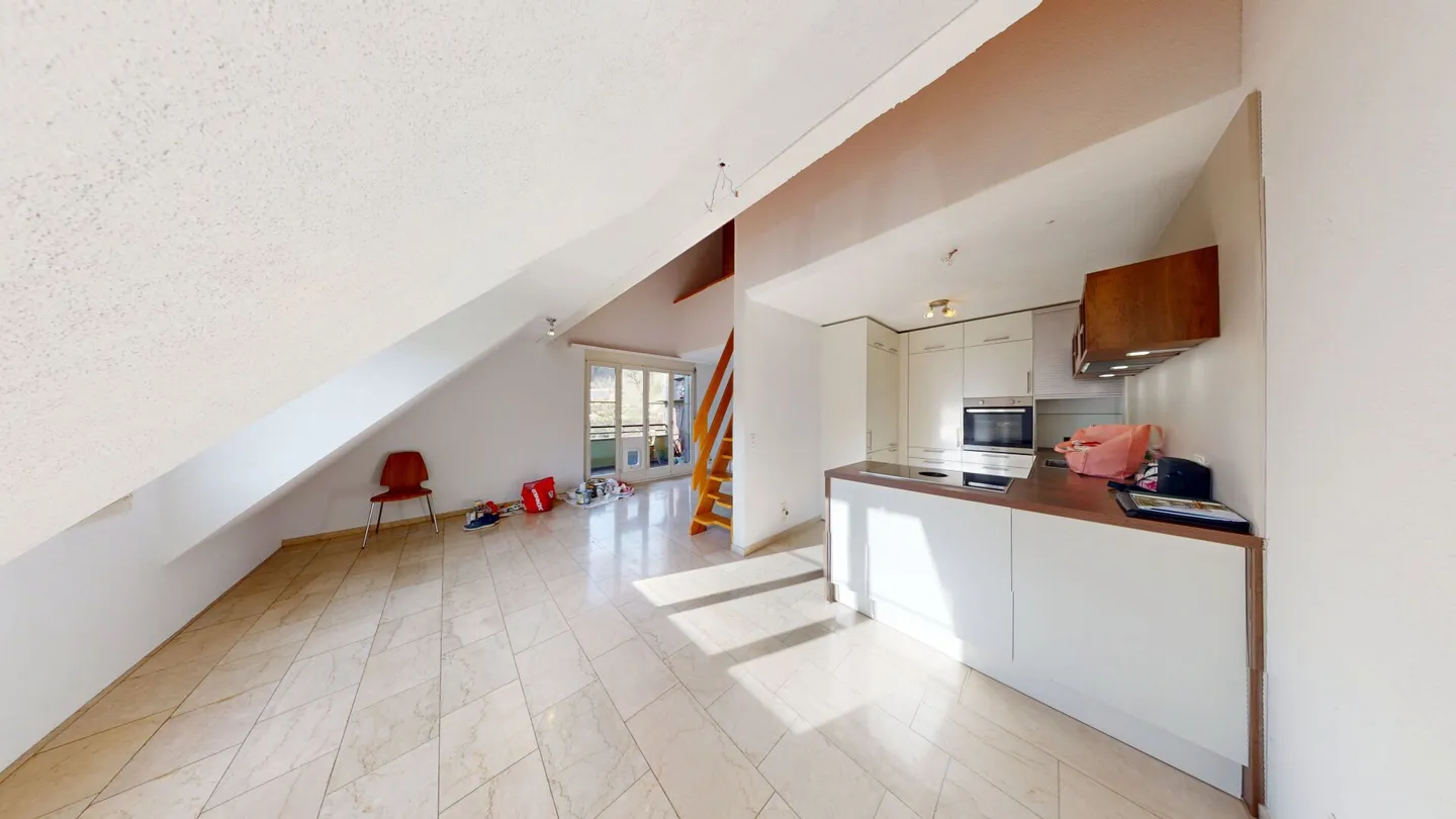 3.5-Zimmer-Maisonette mit Charme, Balkon und Tiefgaragenplatz - Photo 3 sur 12