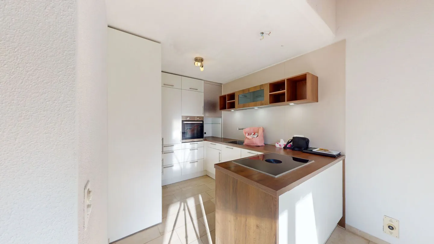 3.5-Zimmer-Maisonette mit Charme, Balkon und Tiefgaragenplatz - Photo 4 sur 12