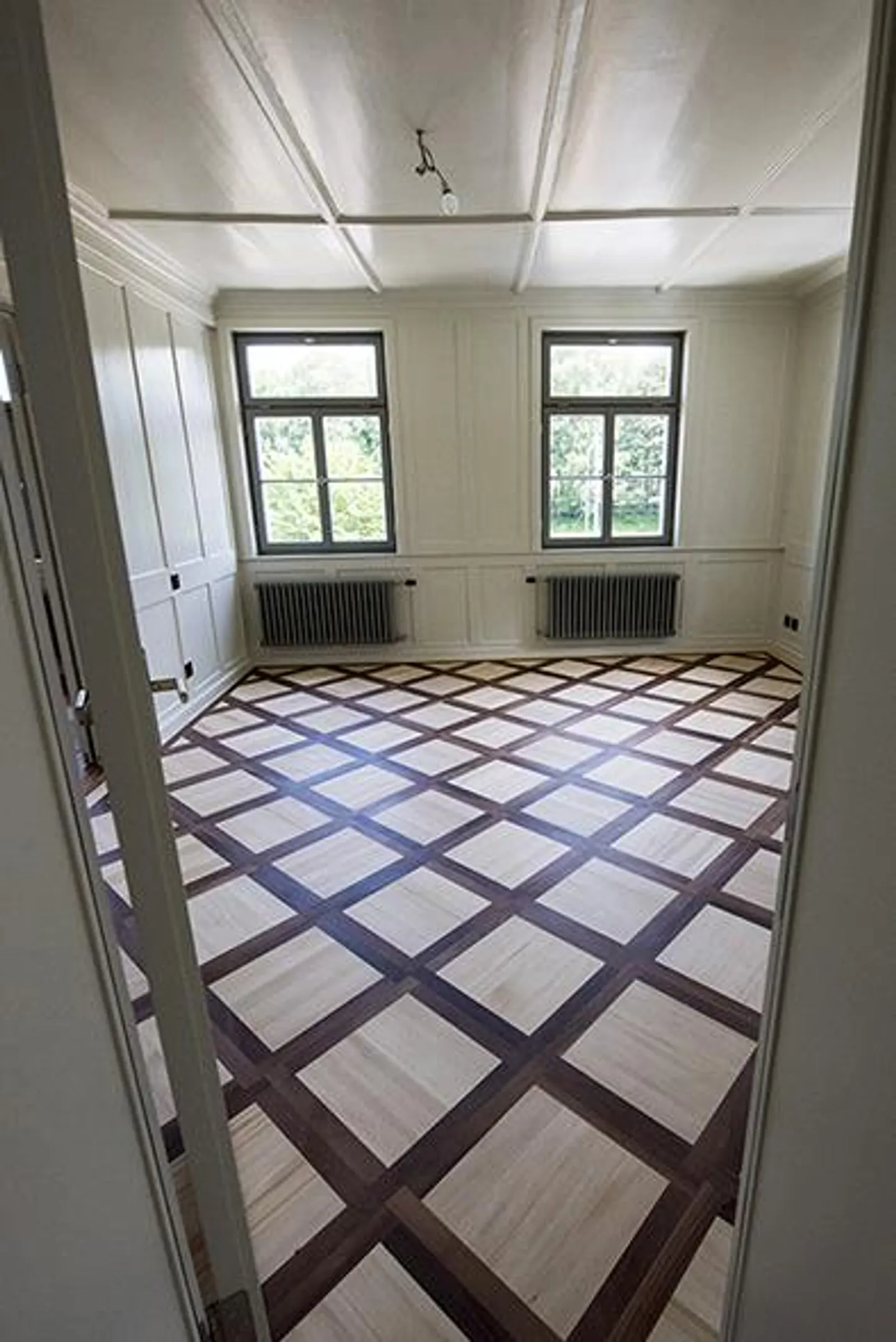 Modernly renovated 6.5-room terraced house (200m2 living space) with garage in Au SG - Photo 9 of 14