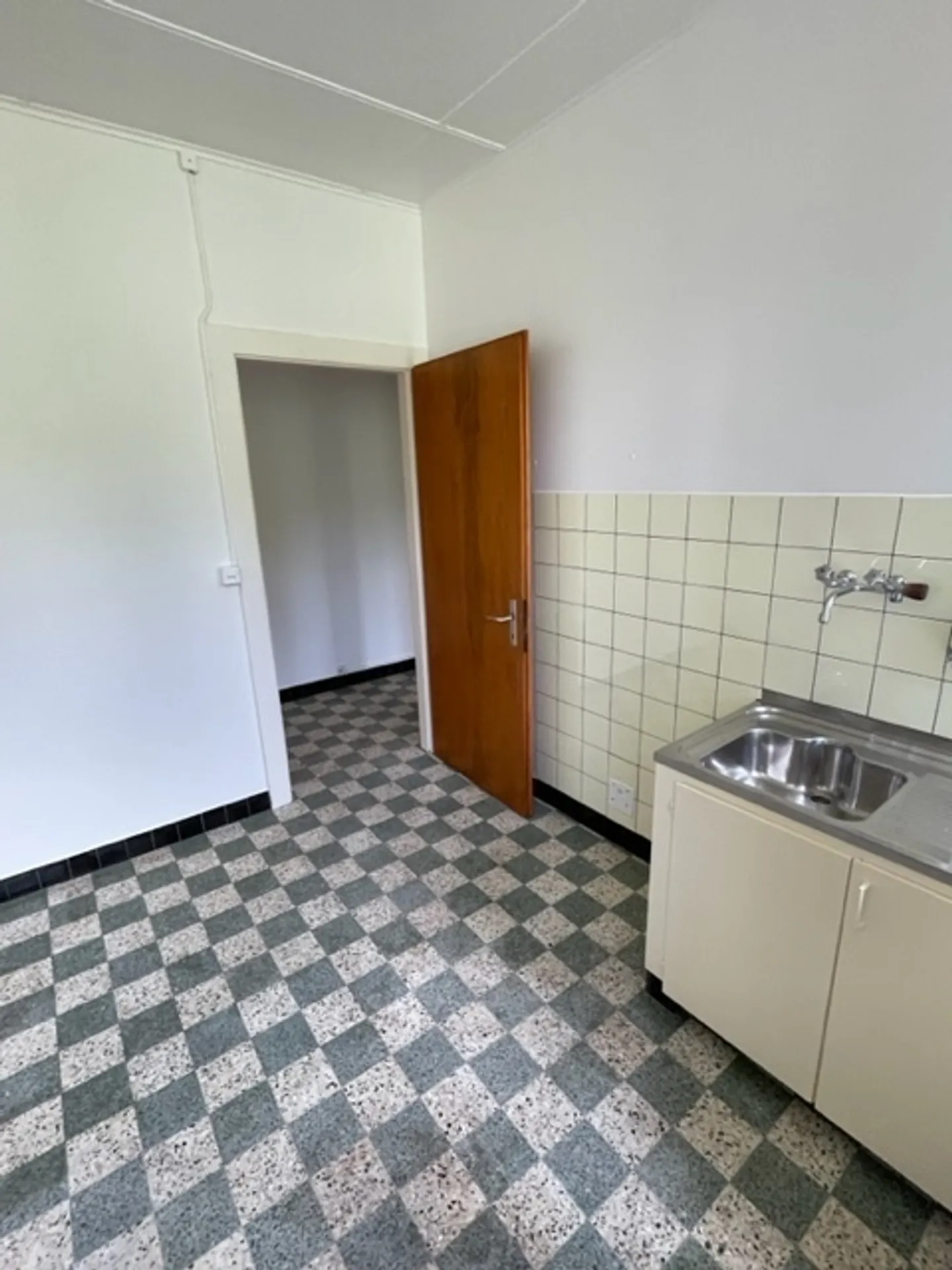 Appartamento Ristrutturato Incantevole - Foto 7 di 10