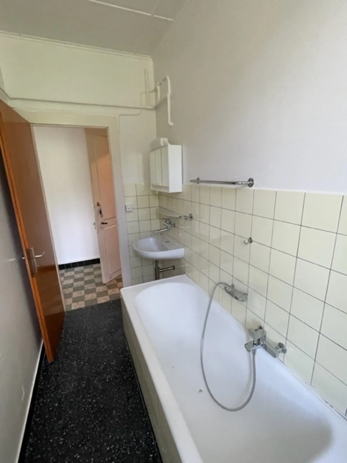 Appartamento Ristrutturato Incantevole - Foto 9 di 10