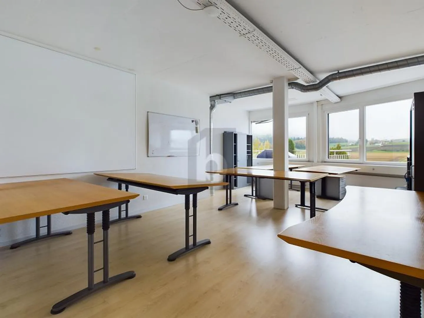 Office space for rent - Photo 4 of 6