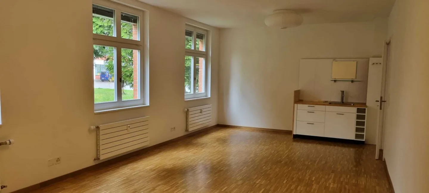 LAVORARE NEL MEZZO DEL PARCO BATA "ATELIER 33C" - MESE DI TRASLOCO REGALATO - Foto 4 di 5