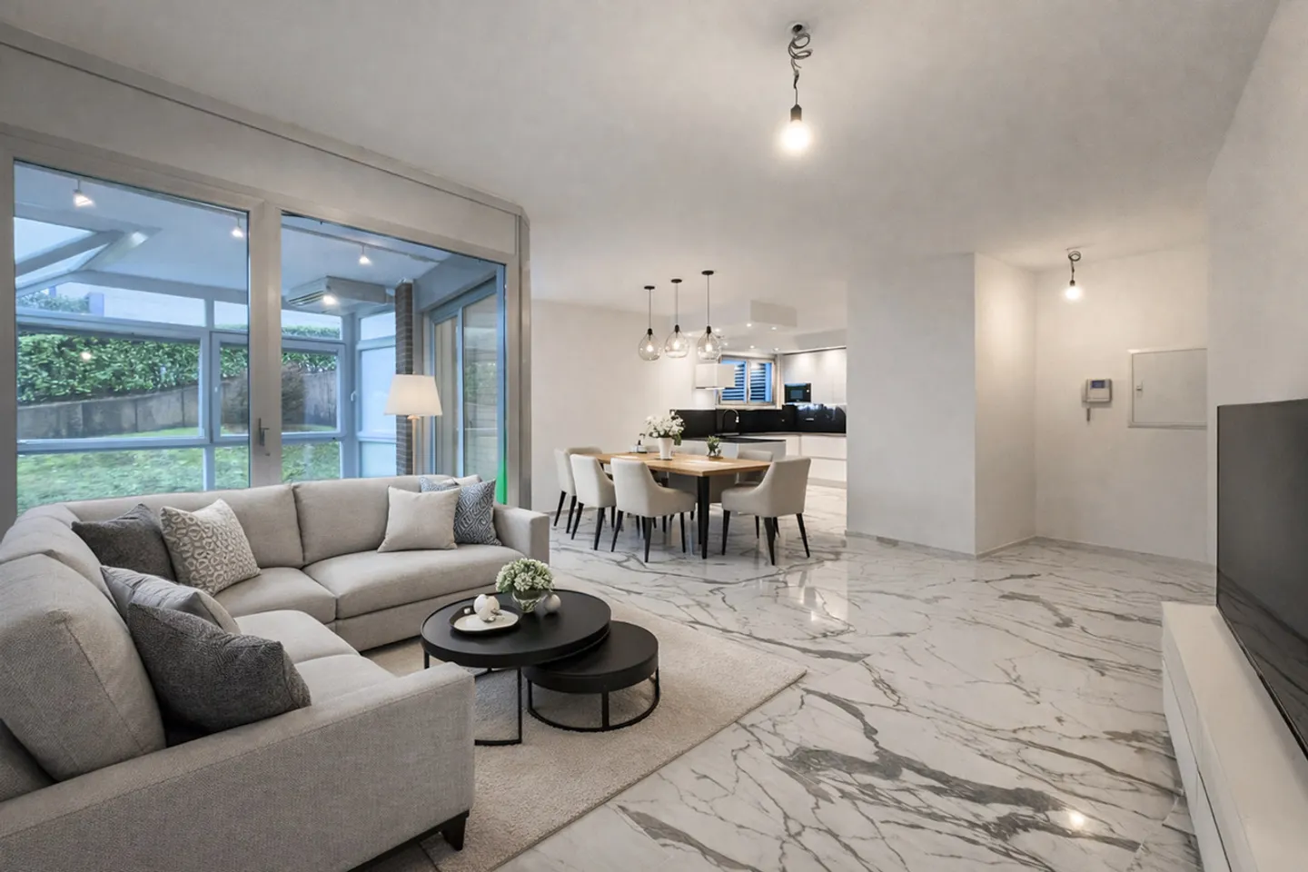 Appartamento moderno con vista lago - Foto 1 di 14