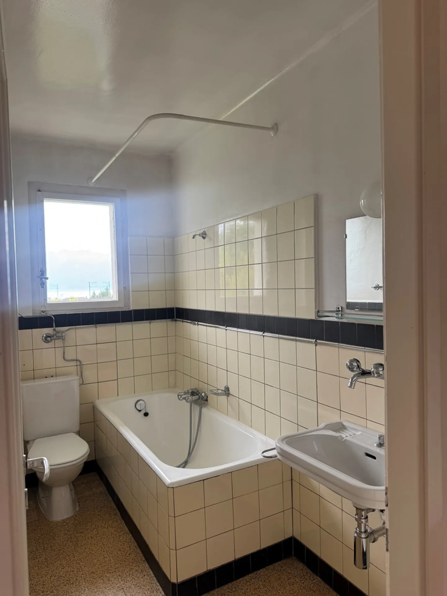 DA AFFITTARE - Magnifico appartamento di 2.5 locali a Pully con vista sul lago - Foto 4 di 6