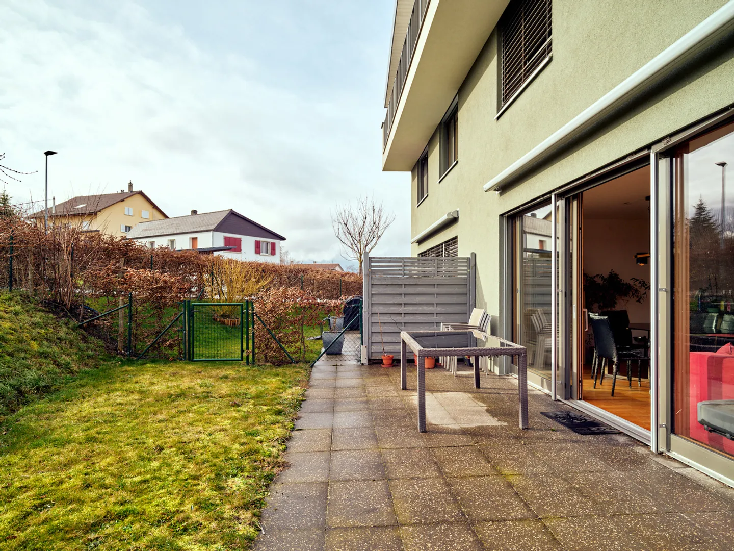 Large very bright triplex apartment with terrace and garden - Photo 10 of 12