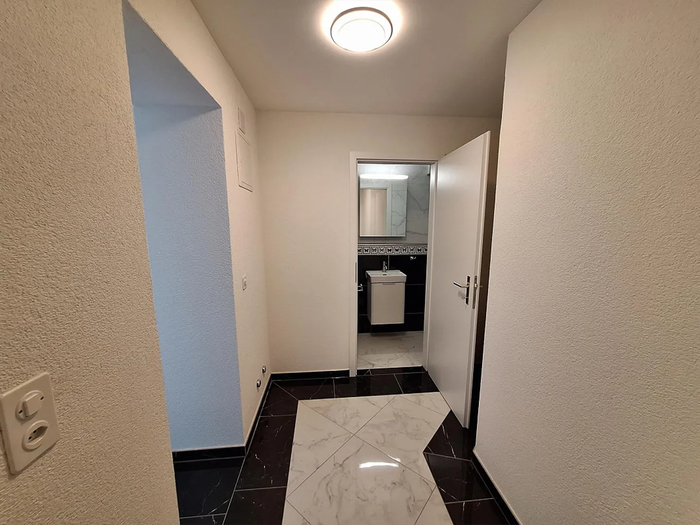 Completely renovated apartment with garden share within walking distance to the university hospital - Photo 3 of 7