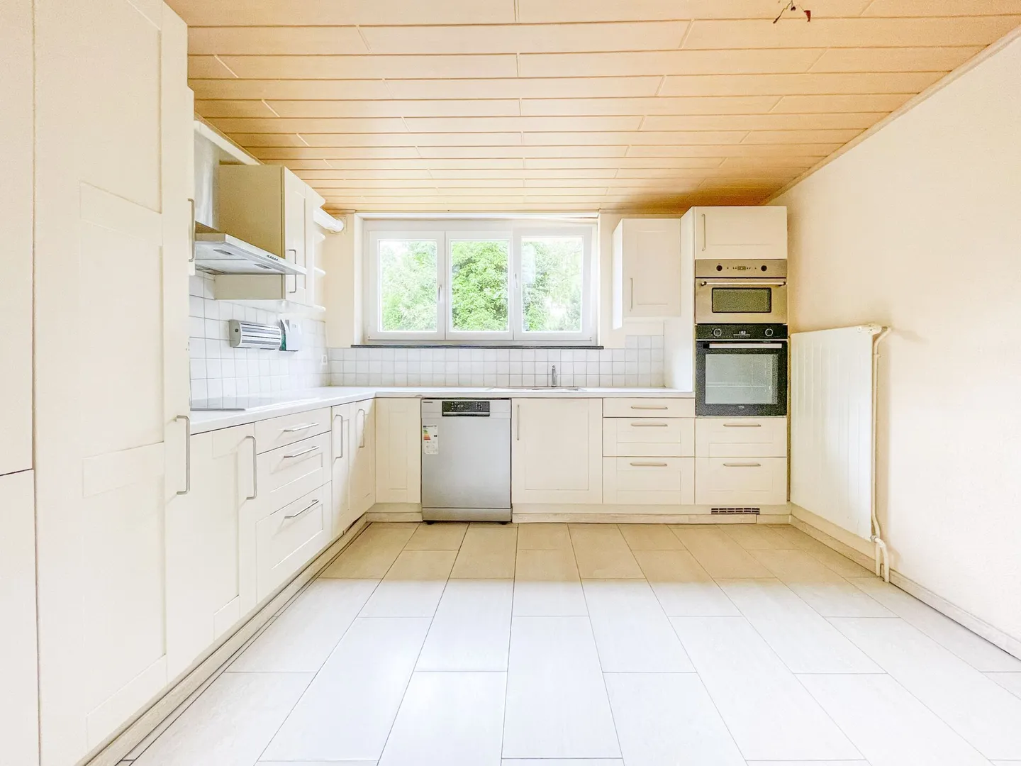 Geräumiges Zweifamilienhaus mit Potenzial - Foto 9 von 18