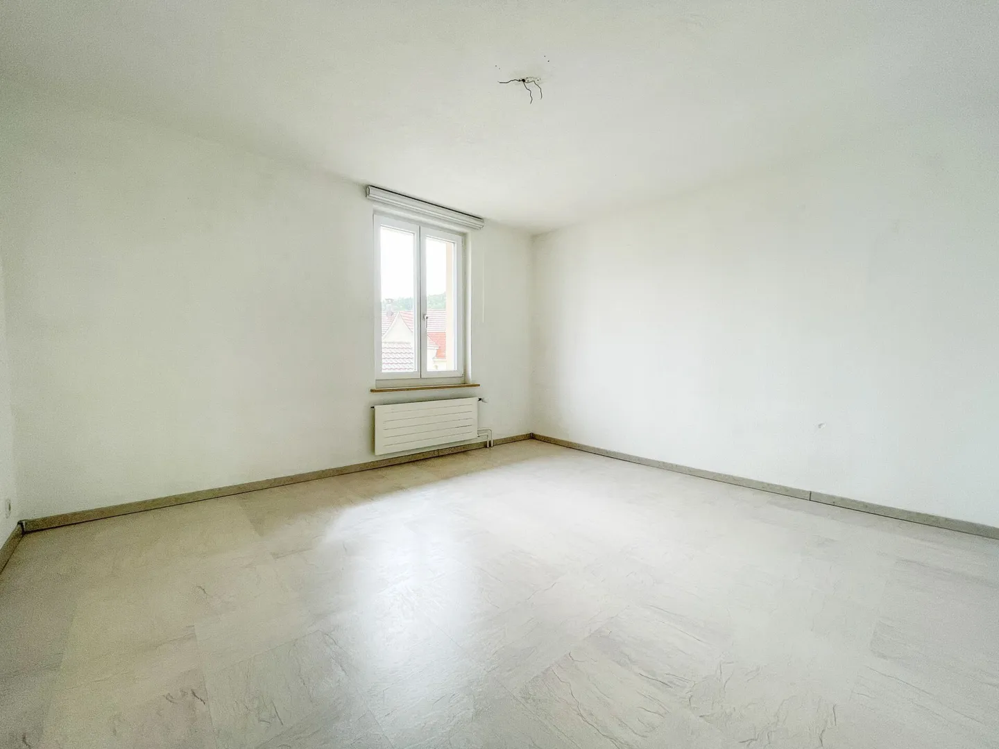 Geräumiges Zweifamilienhaus mit Potenzial - Foto 13 von 18