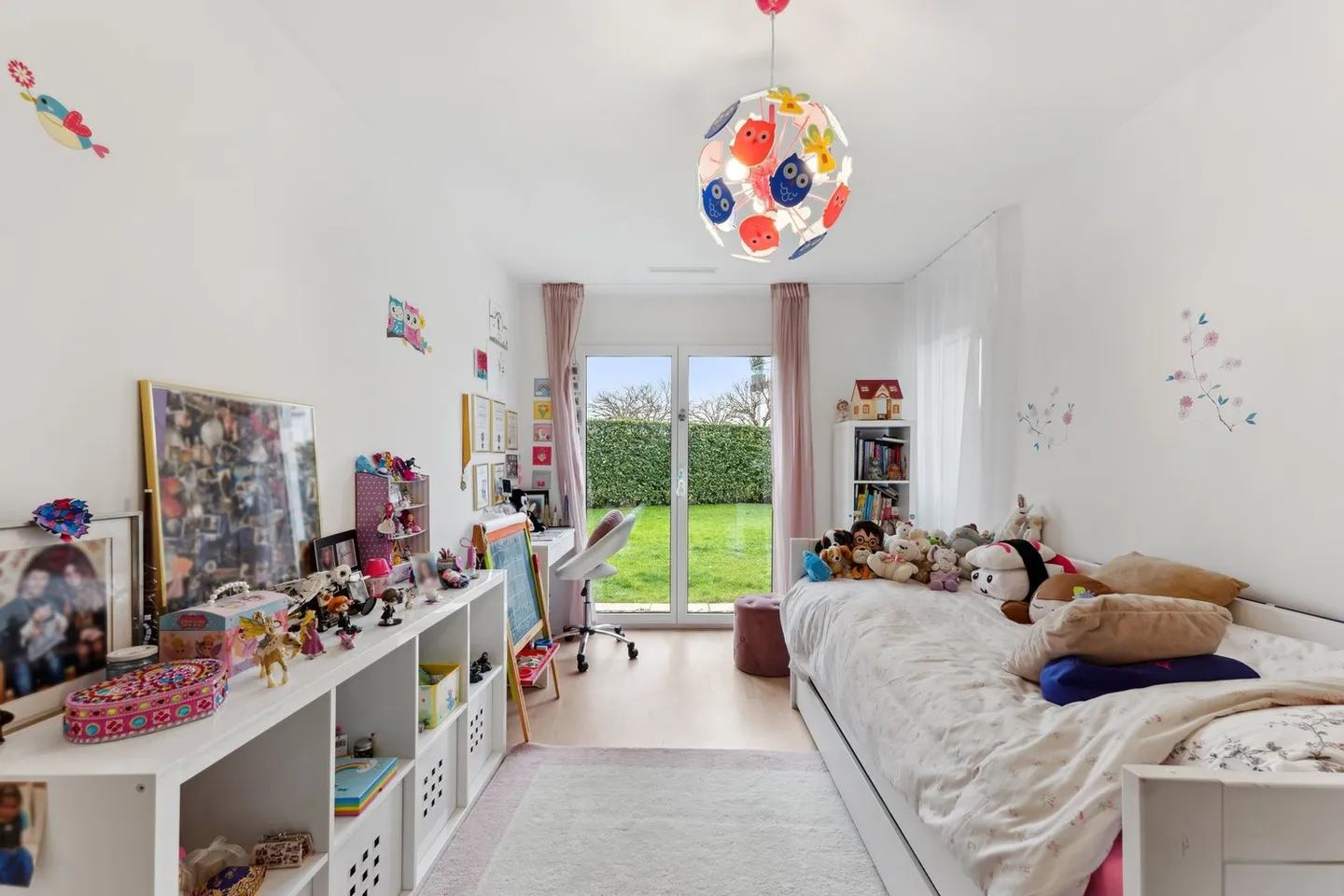 Vivere nel verde: Ampio appartamento di 4,5 stanze con giardino privato - Foto 5 di 10