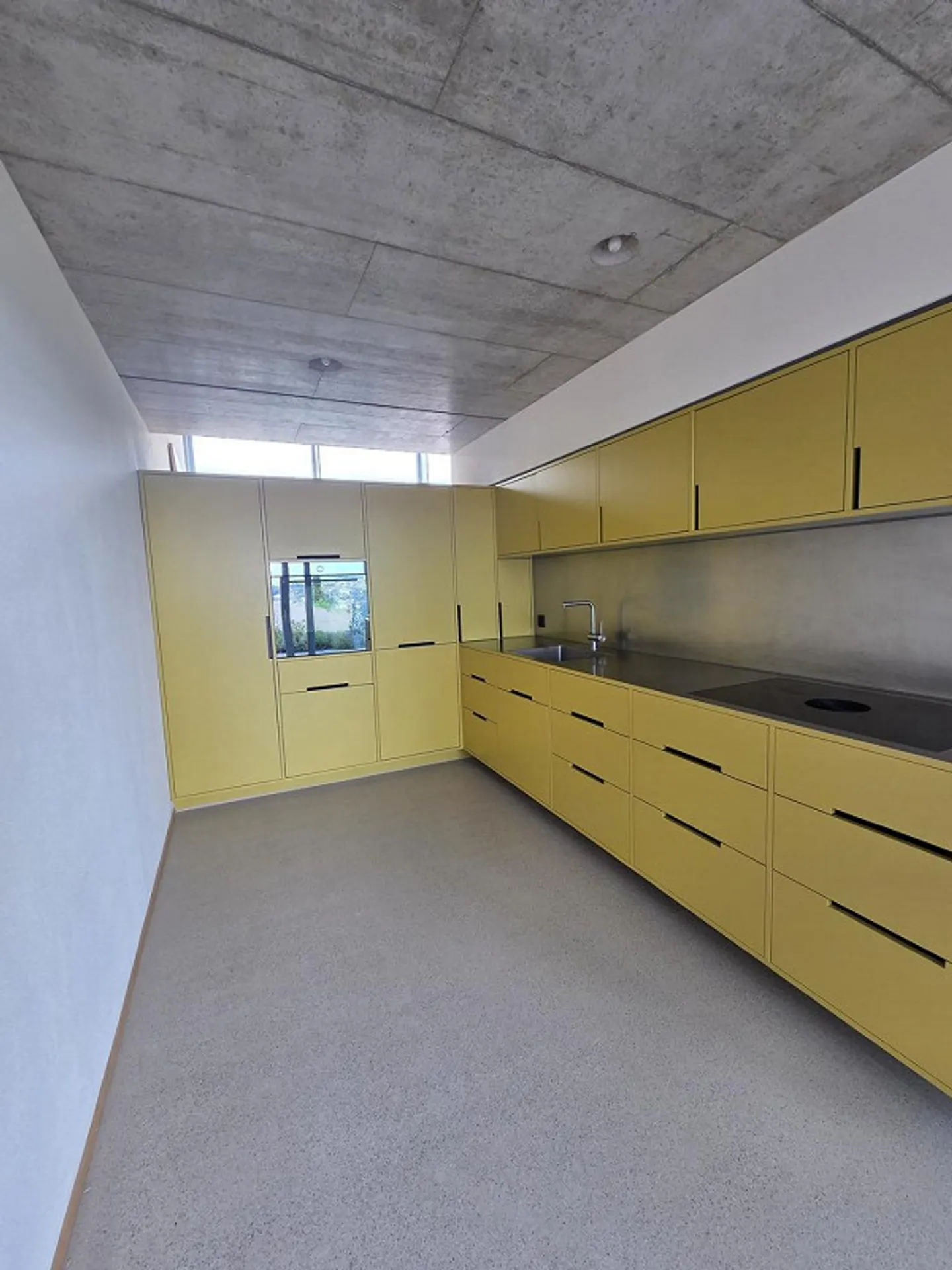 Architectural Clarity. Timeless Aesthetics. Space for Individualists - Photo 3 of 12