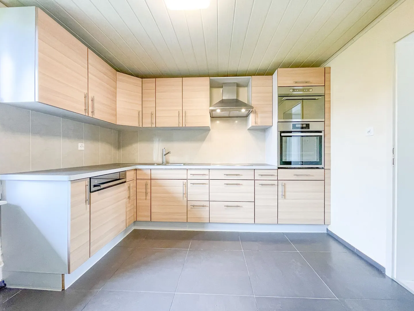 Geräumiges Zweifamilienhaus mit Potenzial - Foto 14 von 18