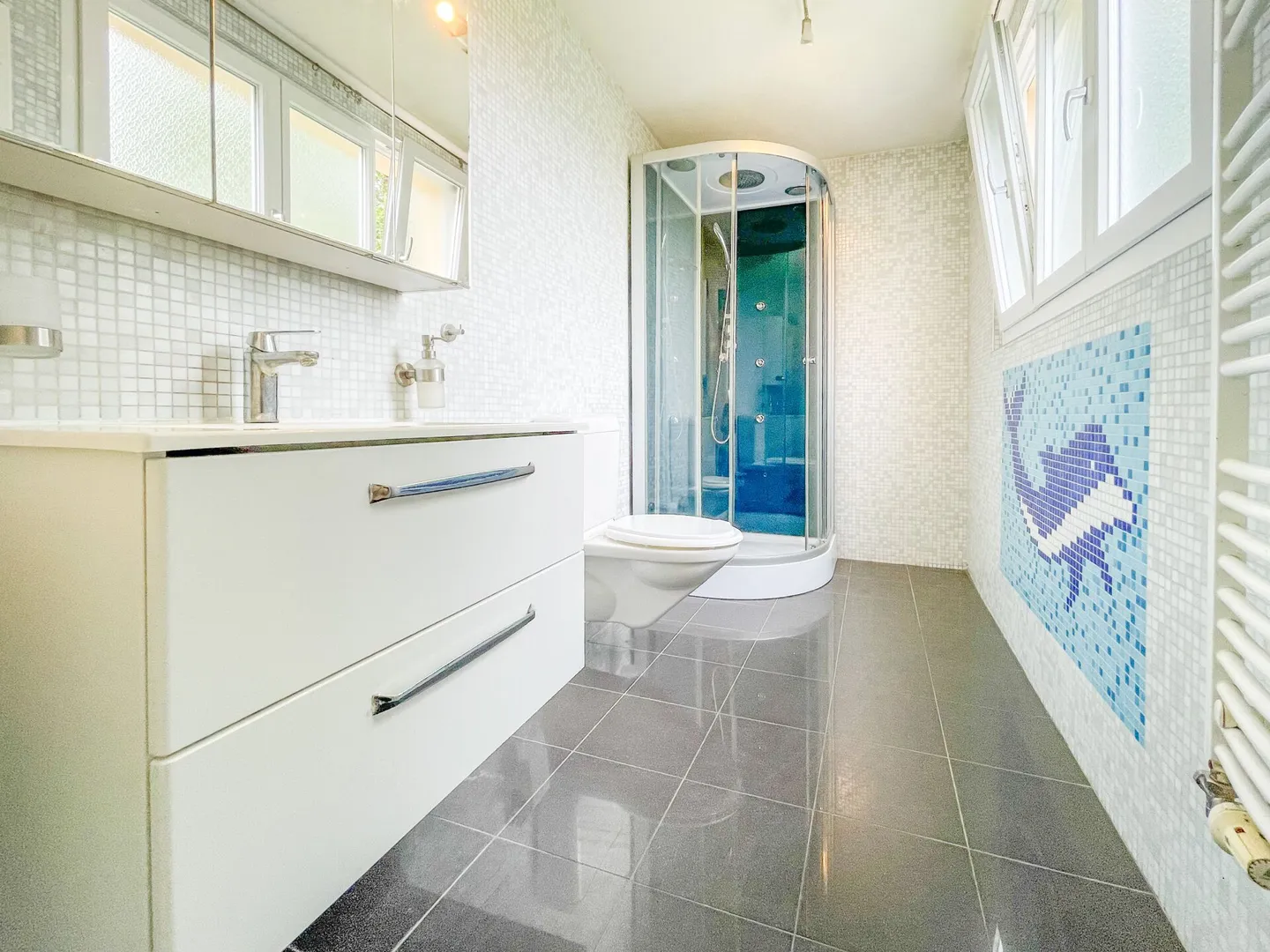 Geräumiges Zweifamilienhaus mit Potenzial - Foto 16 von 18