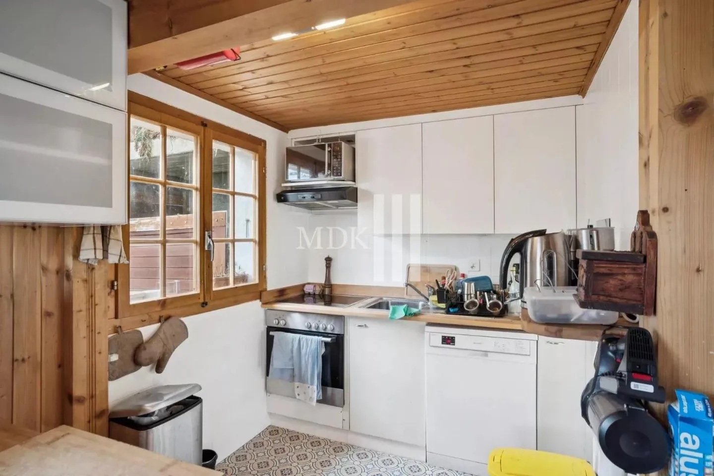 Chalet 4.5 rooms - Photo 4 of 13