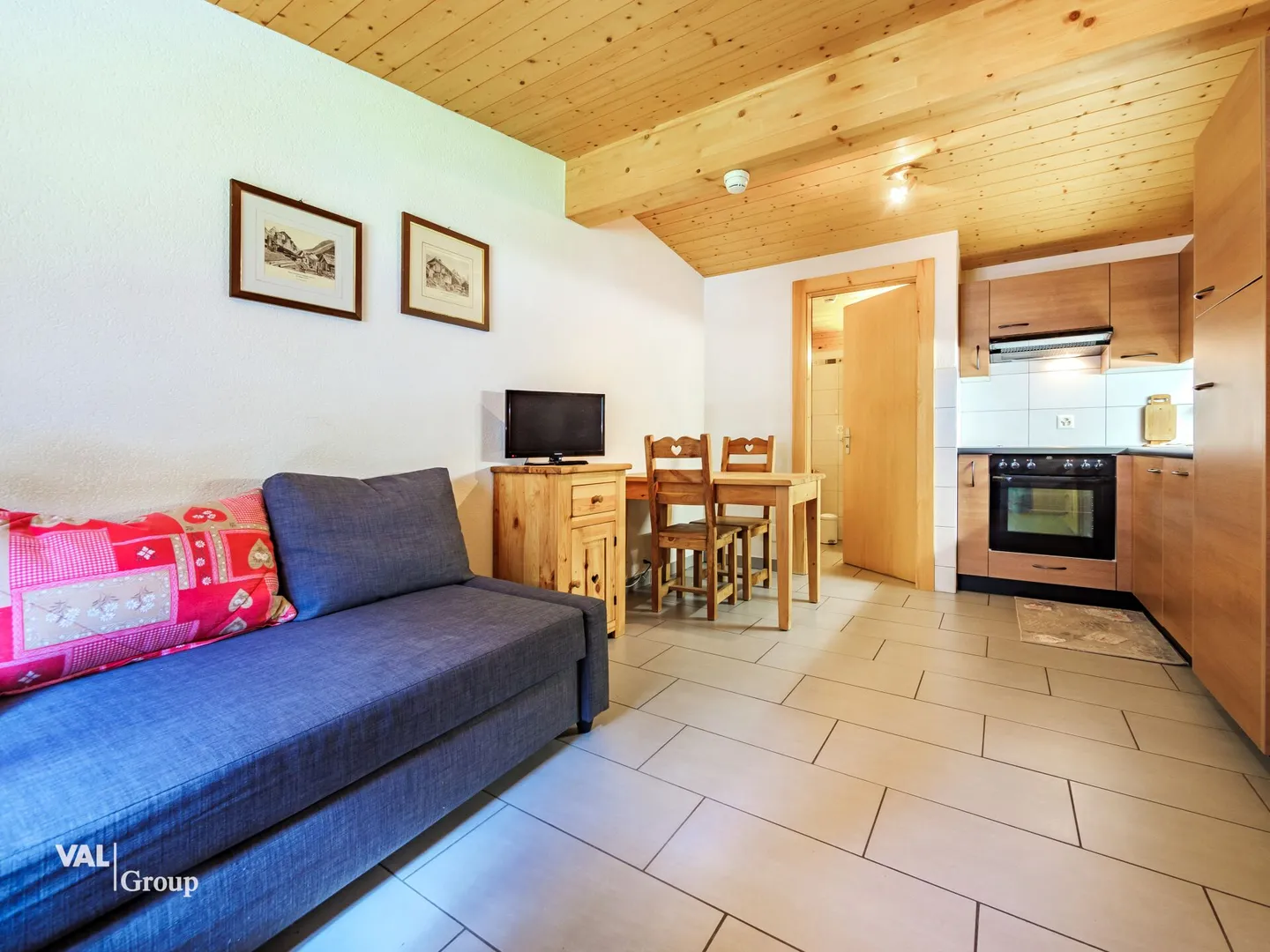 Building with group accommodation and great potential - Photo 6 of 13