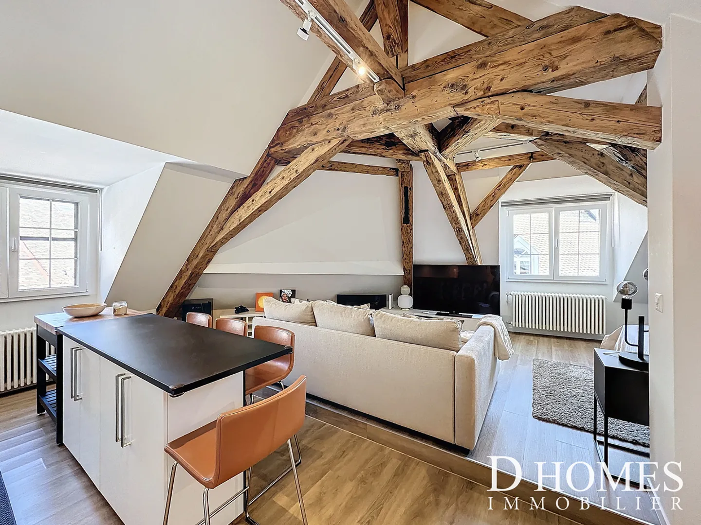 EXCLUSIVE - Renovated loft-style apartment in the center of Aubonne - Photo 3 of 8
