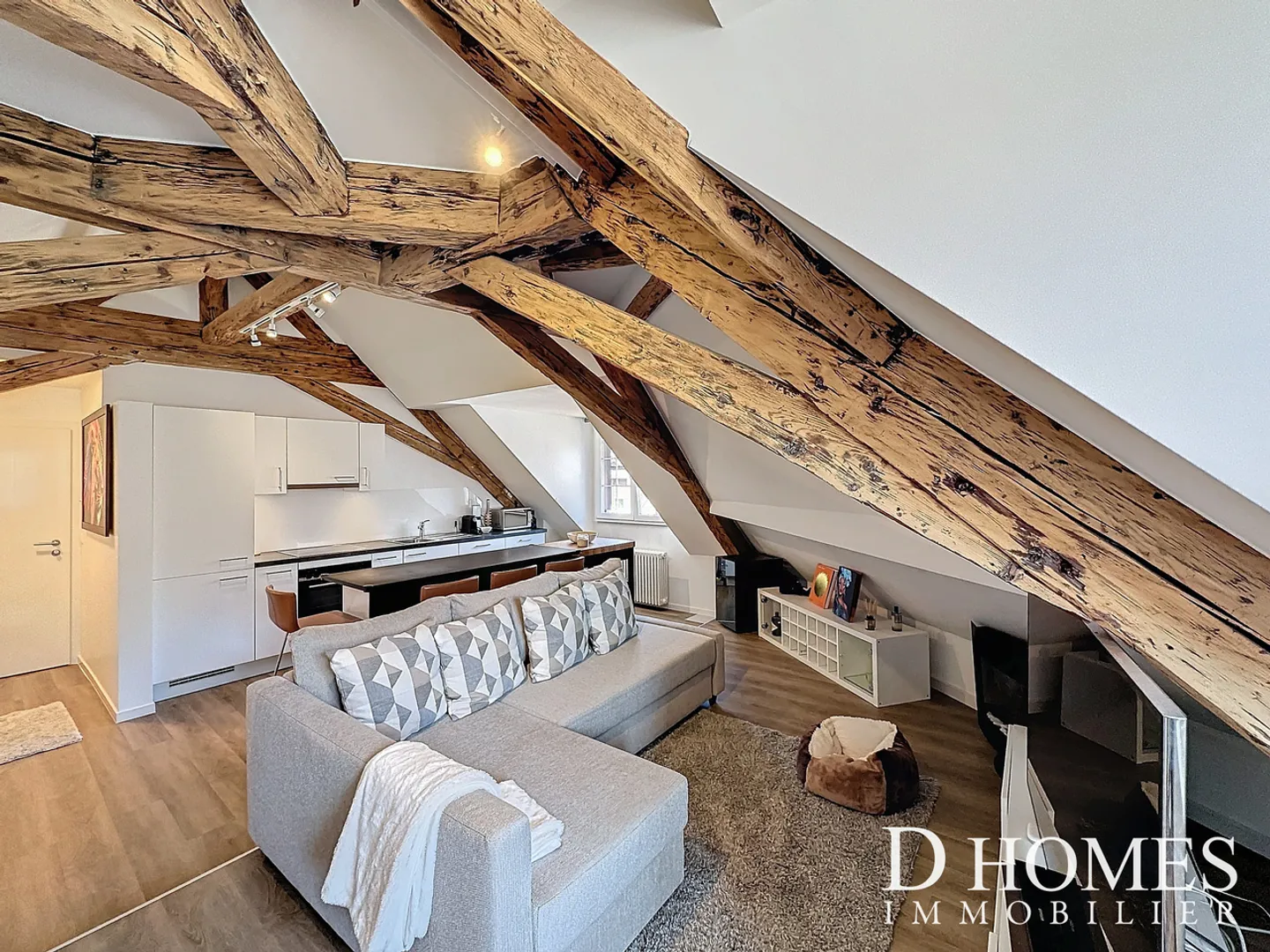 EXCLUSIVE - Renovated loft-style apartment in the center of Aubonne - Photo 6 of 8