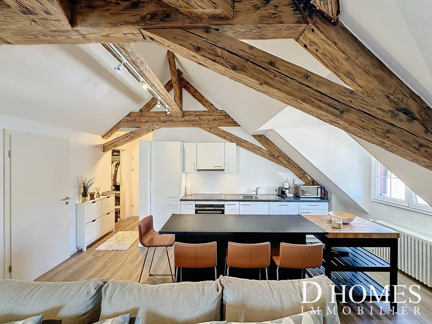 EXCLUSIVE - Renovated loft-style apartment in the center of Aubonne - Photo 4 of 8