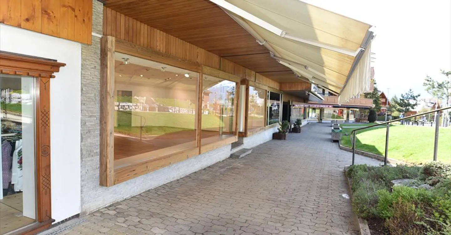 Charmantes Geschäftslokal im Herzen von Crans - Foto 6 von 12