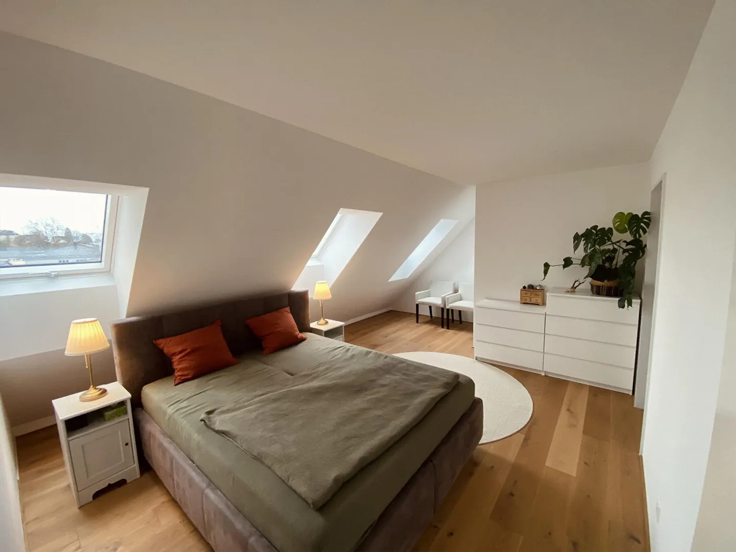 Appartement en attique moderne de 2,5 pièces avec vue sur la montagne à Rüti ZH - Photo 5 sur 8