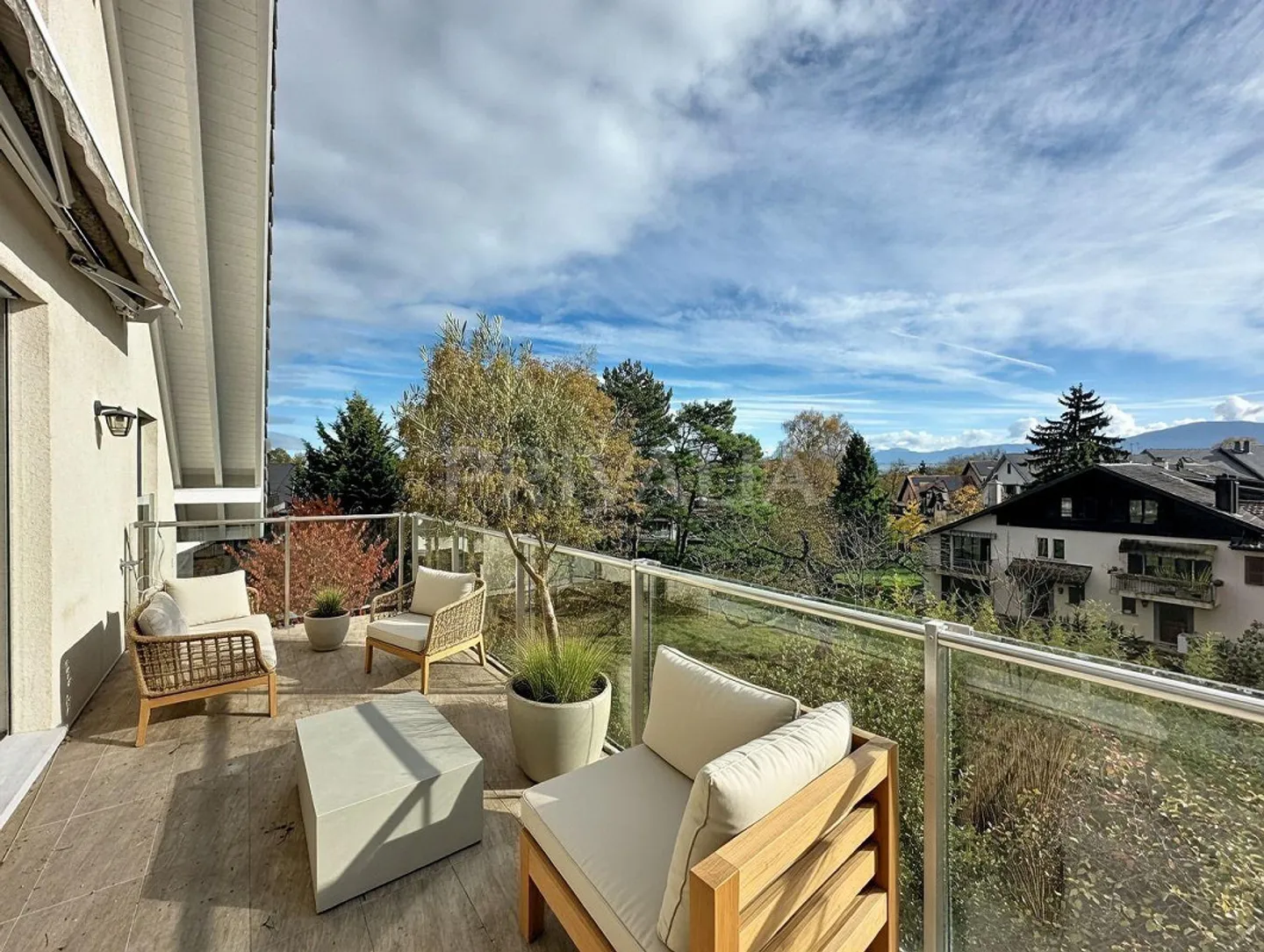 Minergie-Duplex-Attikawohnung von 135 m² mit Balkon und Kamin in Mies - Foto 4 von 5