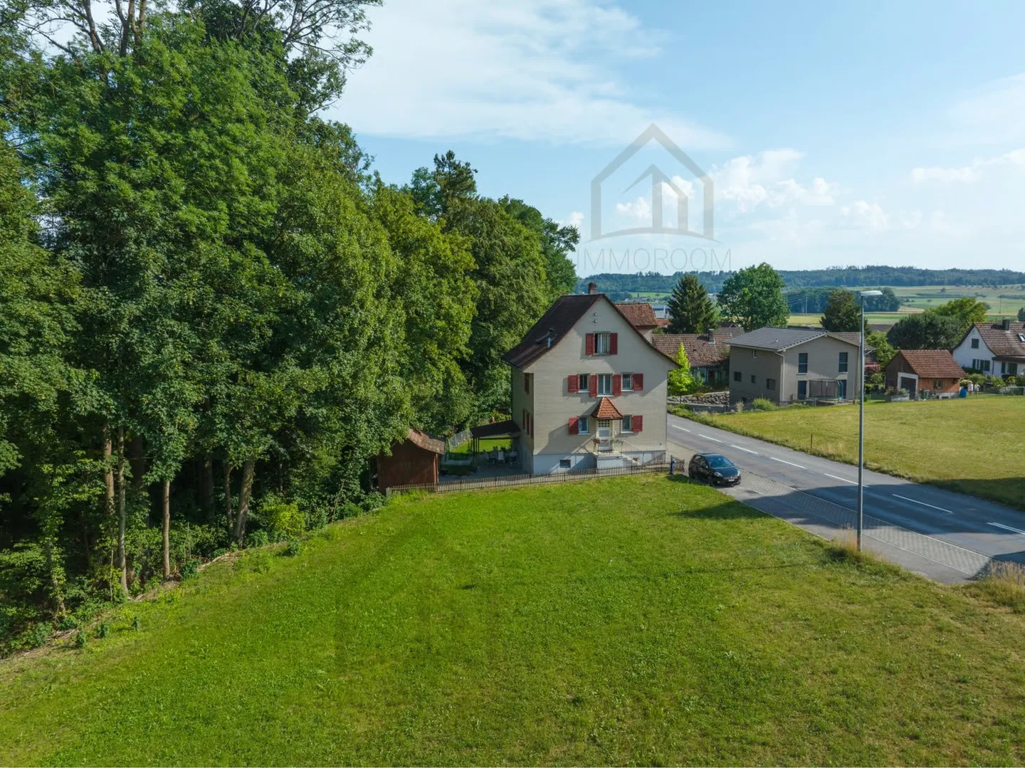 3-family house with potential - ideal for families and investors - Photo 12 of 14