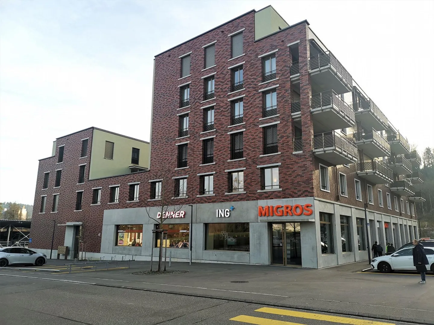 Ihr Motorrad hat mehr verdient als nur einen Strassenrand - Foto 2 von 4