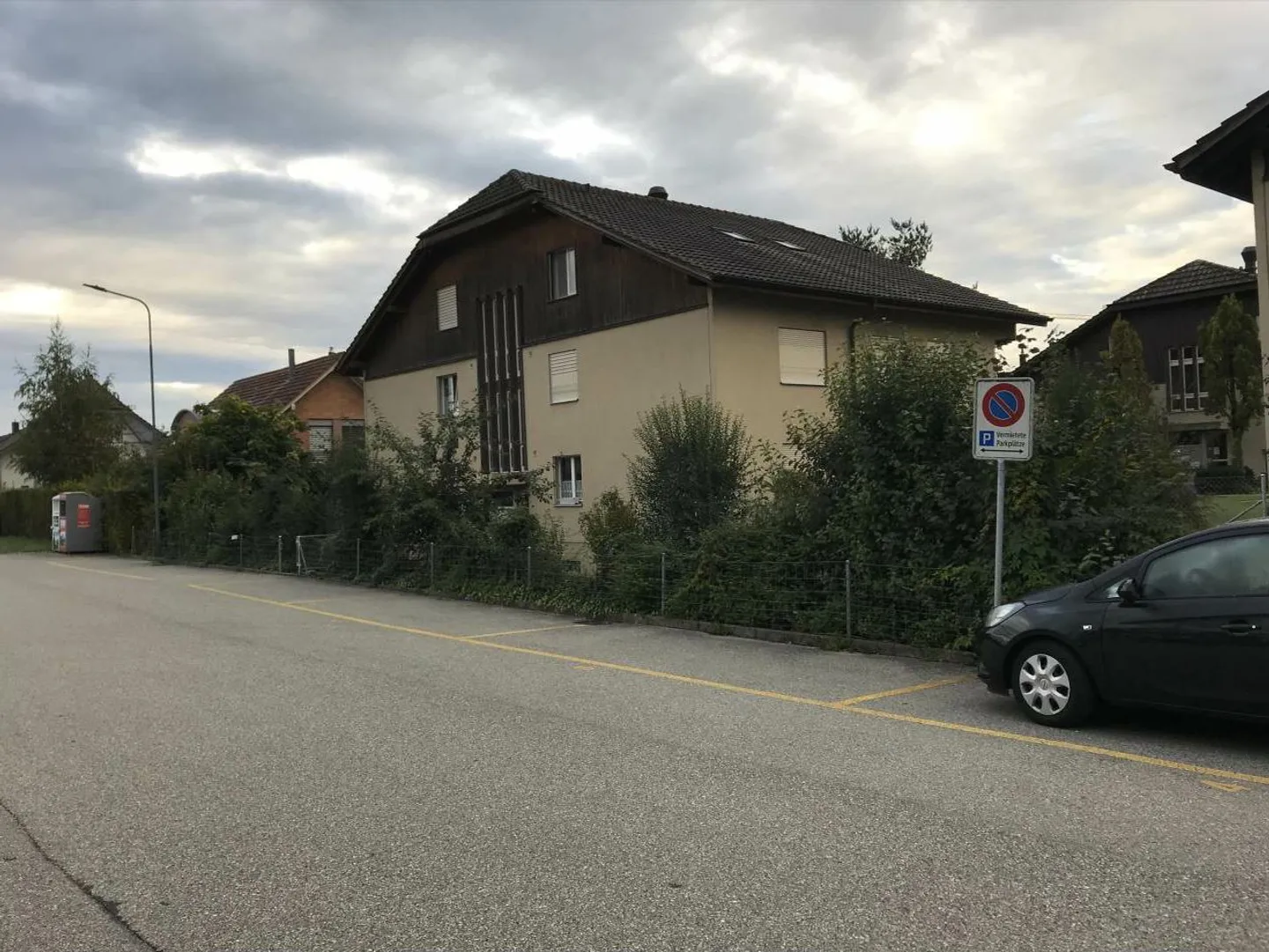 Parking directement à la gare d'Aefligen - Photo 1 sur 1