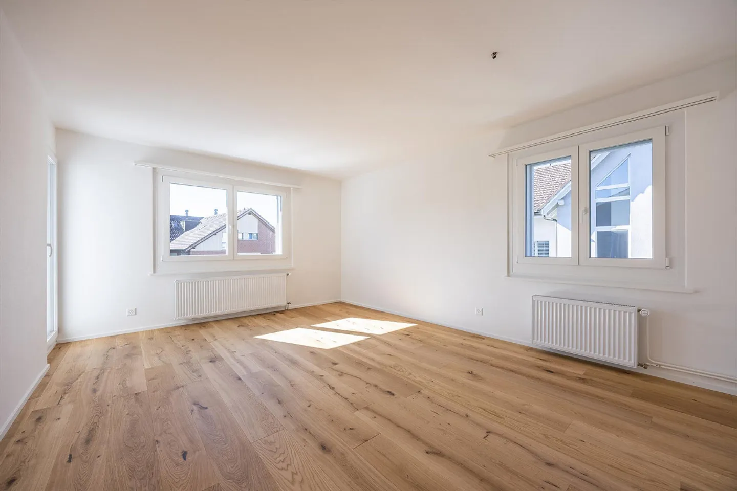 Appartamento 4.5 stanze completamente ristrutturato con balcone spazioso - Foto 4 di 7