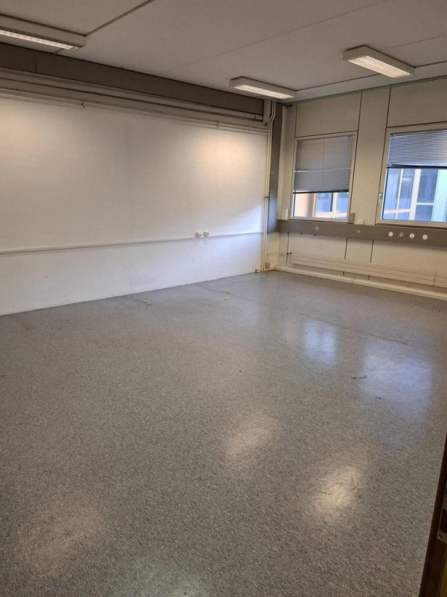 To seize! Magnificent commercial space for rent! - Photo 3 of 9