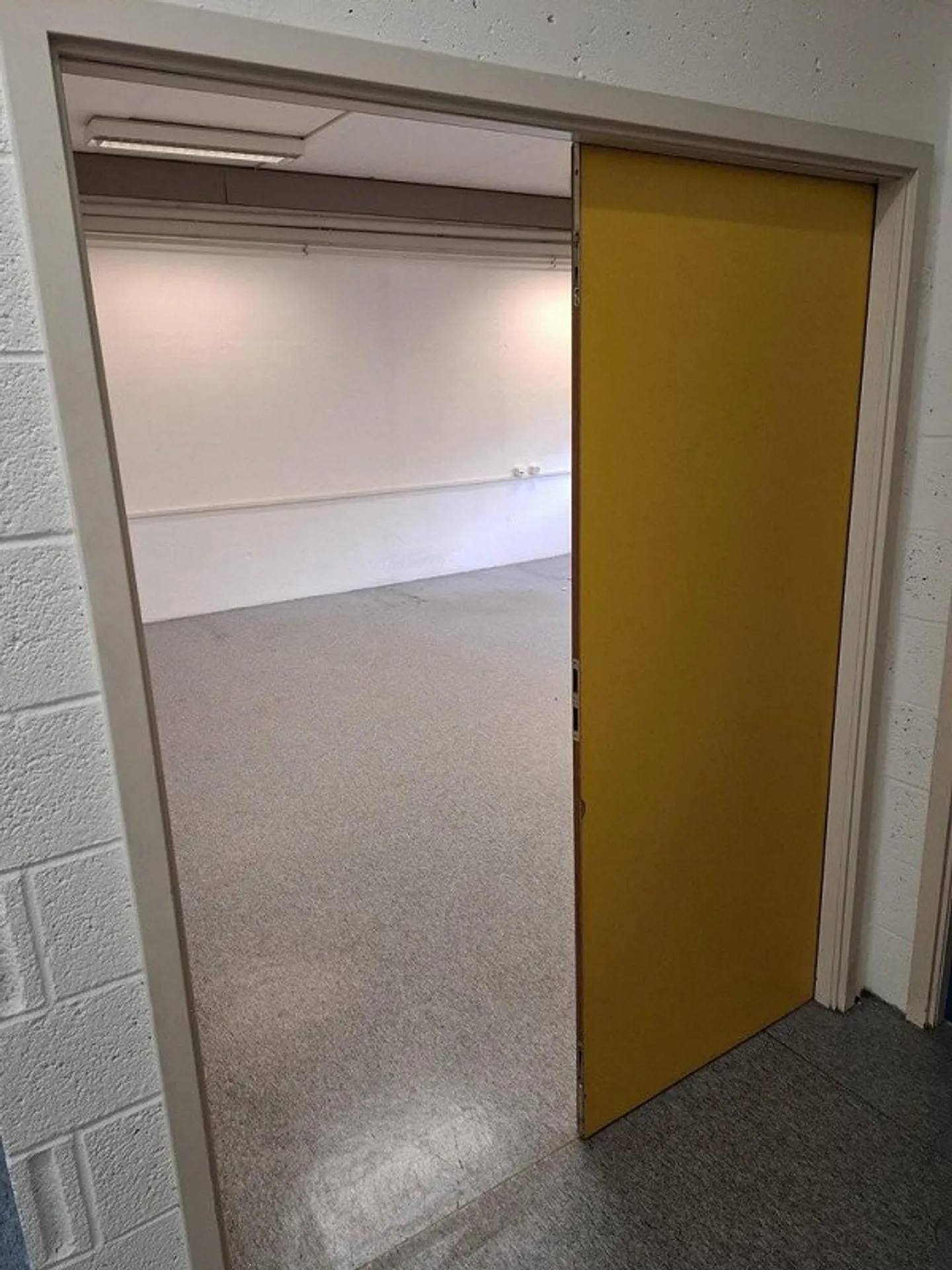 To seize! Magnificent commercial space for rent! - Photo 1 of 9