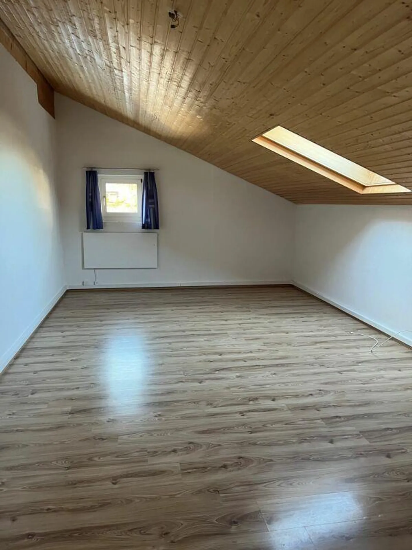 Spacious 5.5-room penthouse in a central location - Photo 9 of 11
