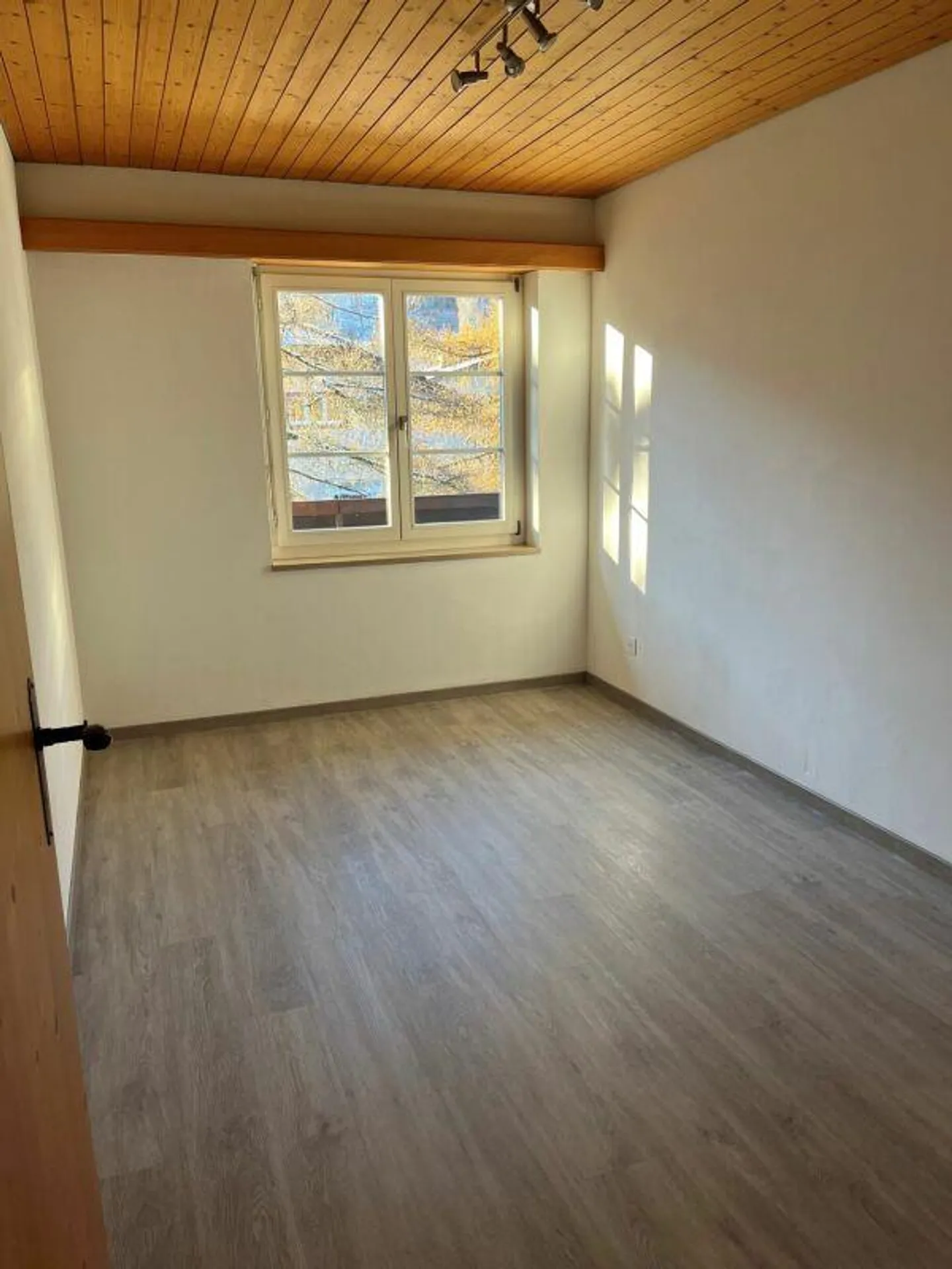 Spacious 5.5-room penthouse in a central location - Photo 10 of 11
