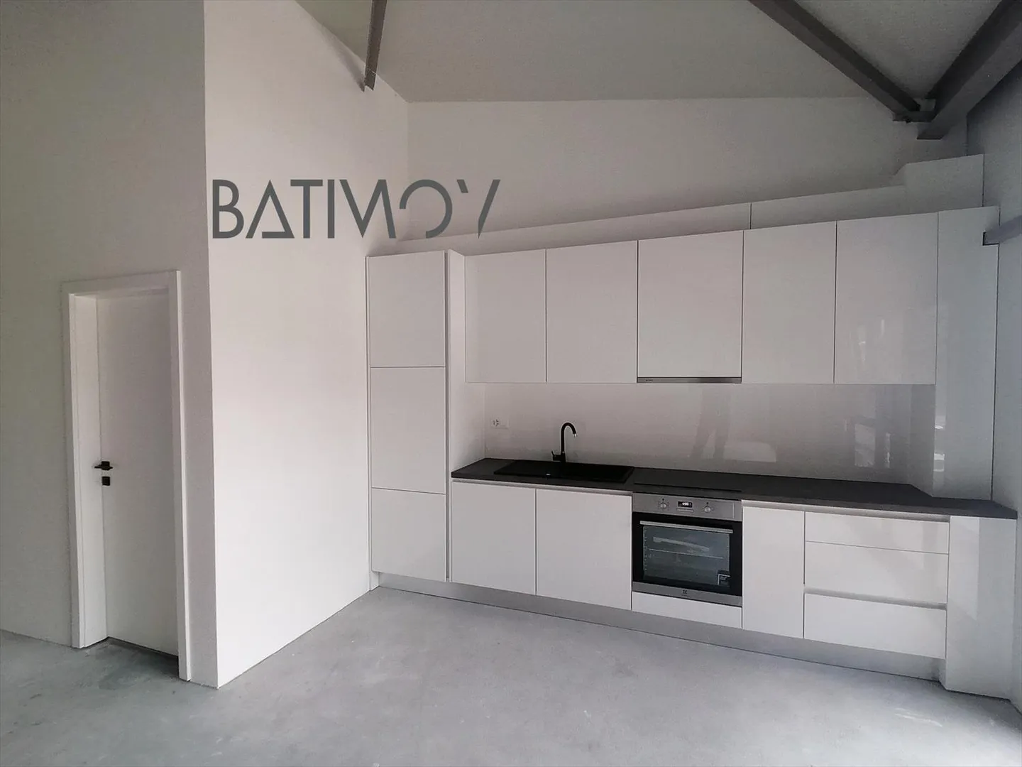 Commercial 4 Rooms - Photo 3 of 4