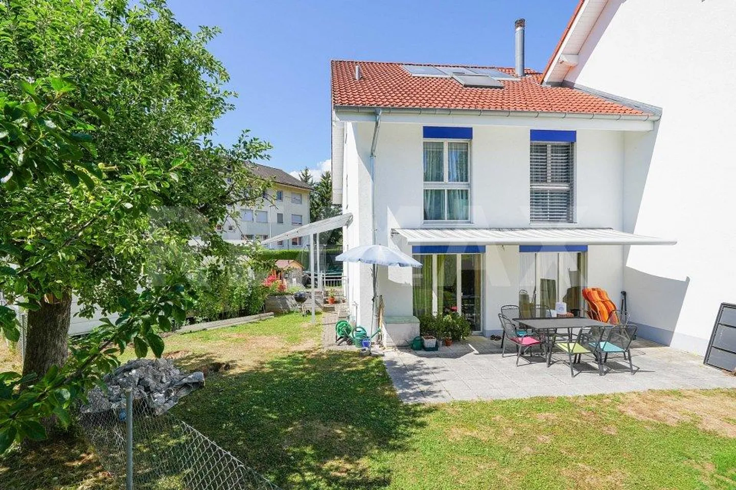 Maison familiale double spacieuse de 5,5 pièces - Photo 1 sur 13