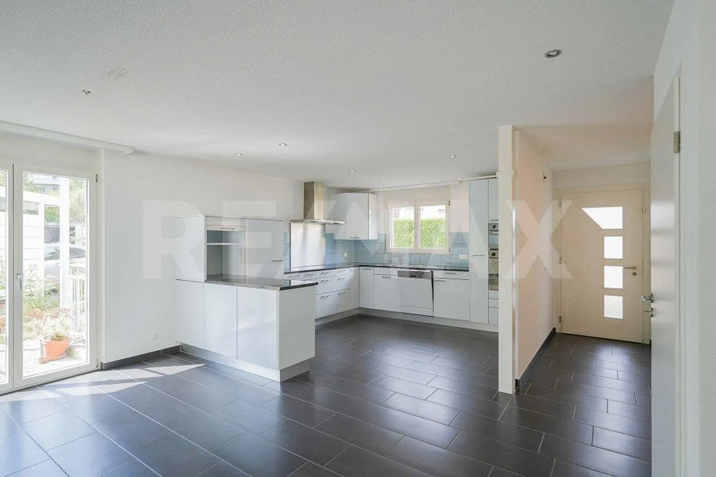 Maison familiale double spacieuse de 5,5 pièces - Photo 2 sur 13