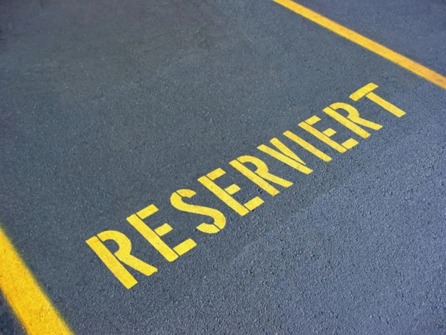 Parking space for rent in a central location in Uster - Photo 1 of 1