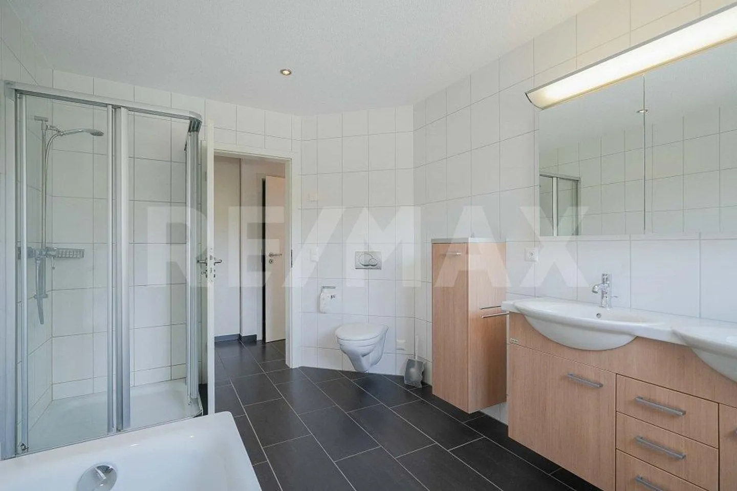 Maison familiale double spacieuse de 5,5 pièces - Photo 6 sur 13