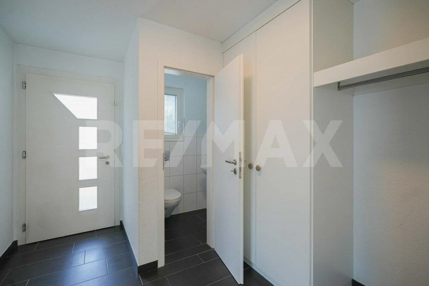 Maison familiale double spacieuse de 5,5 pièces - Photo 8 sur 13